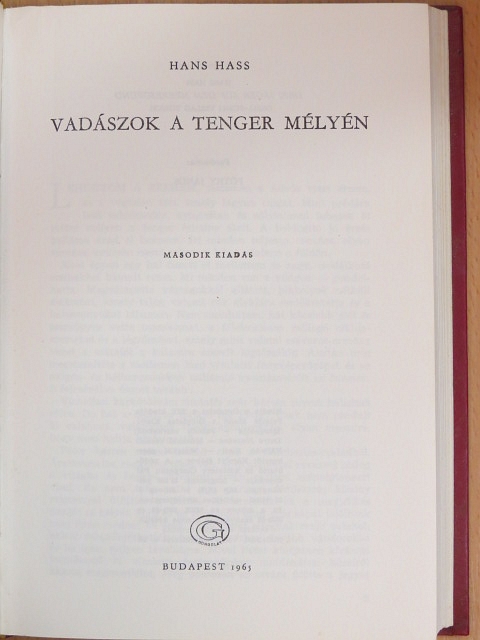 Hans Hass - Vadászok a tenger mélyén [antikvár]