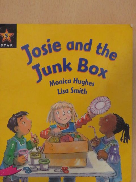Monica Hughes - Josie and the Junk Box [antikvár]