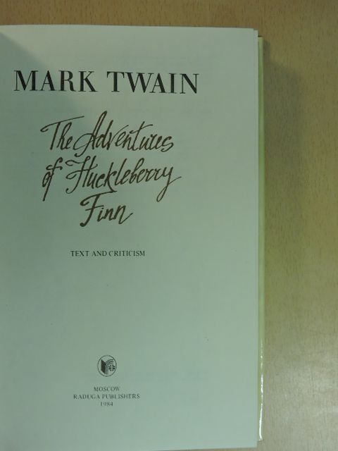 Mark Twain - The Adventures of Huckleberry Finn [antikvár]