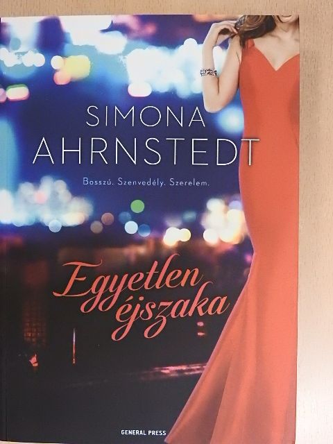 Simona Ahrnstedt - Egyetlen éjszaka [antikvár]
