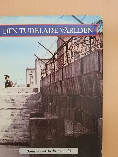 Ole Kristian Grimnes - Bonniers världshistoria 18 [antikvár]
