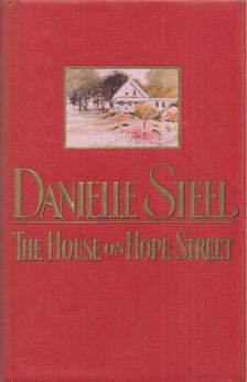 Danielle Steel - The House on Hope Street [antikvár]