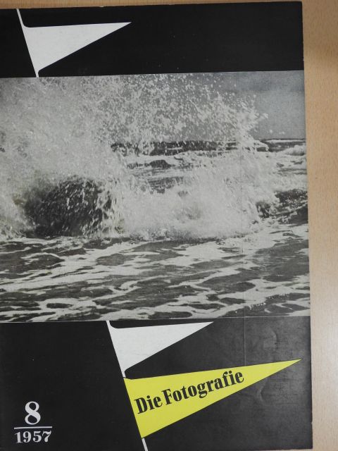 Bruno Urban - Die Fotografie August 1957. [antikvár]