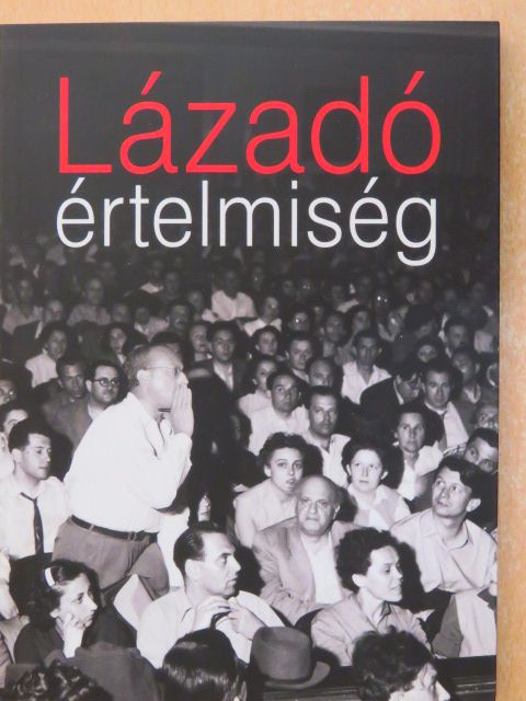 Albert Camus - Lázadó értelmiség [antikvár]