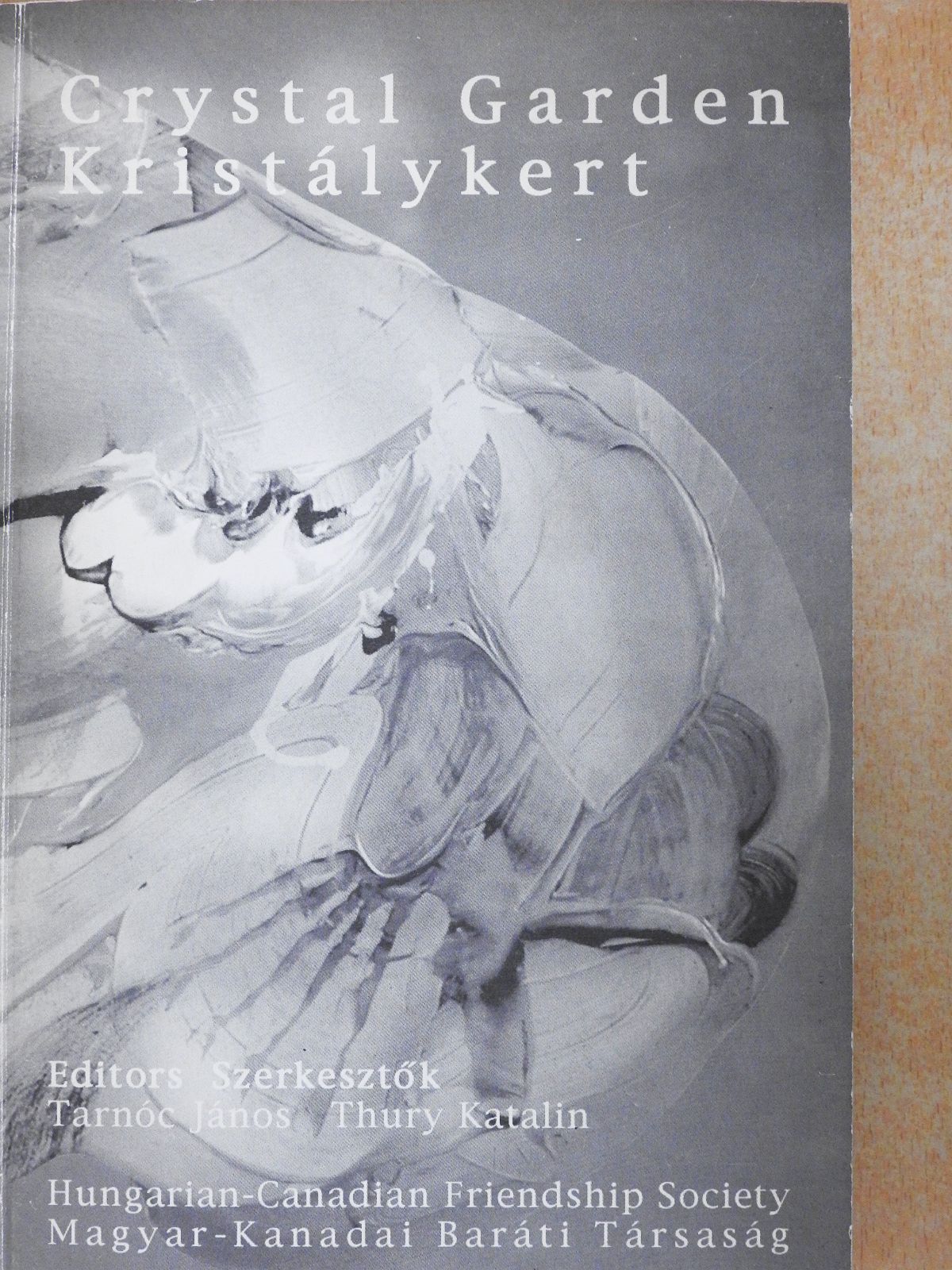Allen Sutterfield - Kristálykert (dedikált példány) [antikvár]