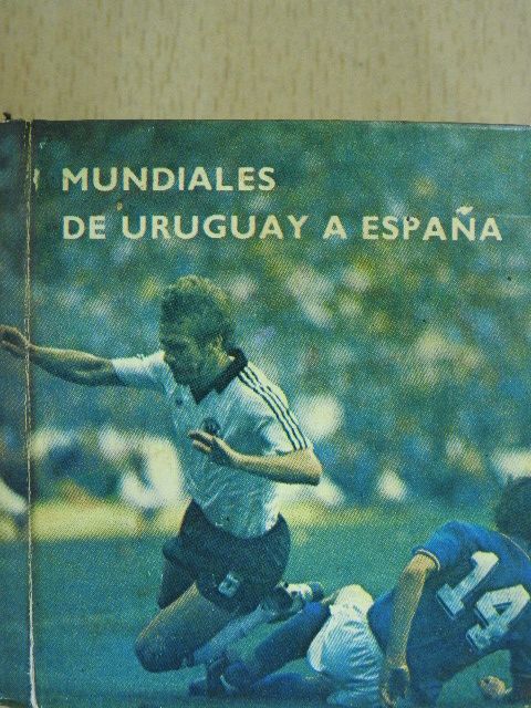 Béla Varga - Mundiales de Uruguay a Espana (minikönyv) [antikvár]
