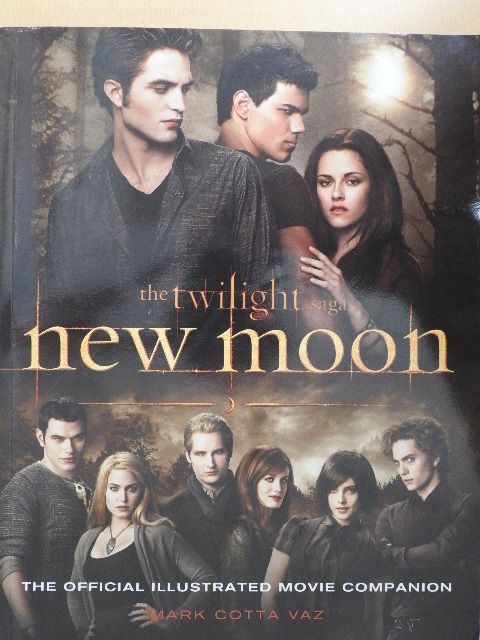 Mark Cotta Vaz - New Moon: The Official Illustrated Movie Companion [antikvár]