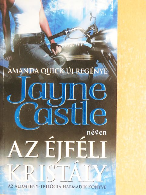Amanda Quick - Az éjféli kristály [antikvár]