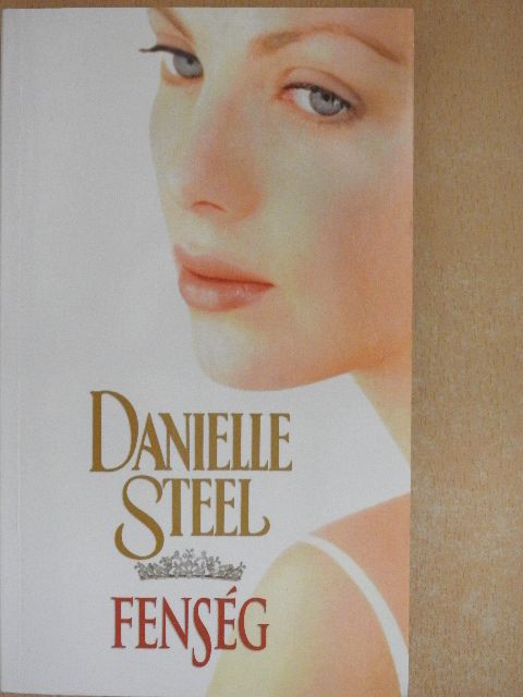 Danielle Steel - Fenség [antikvár]