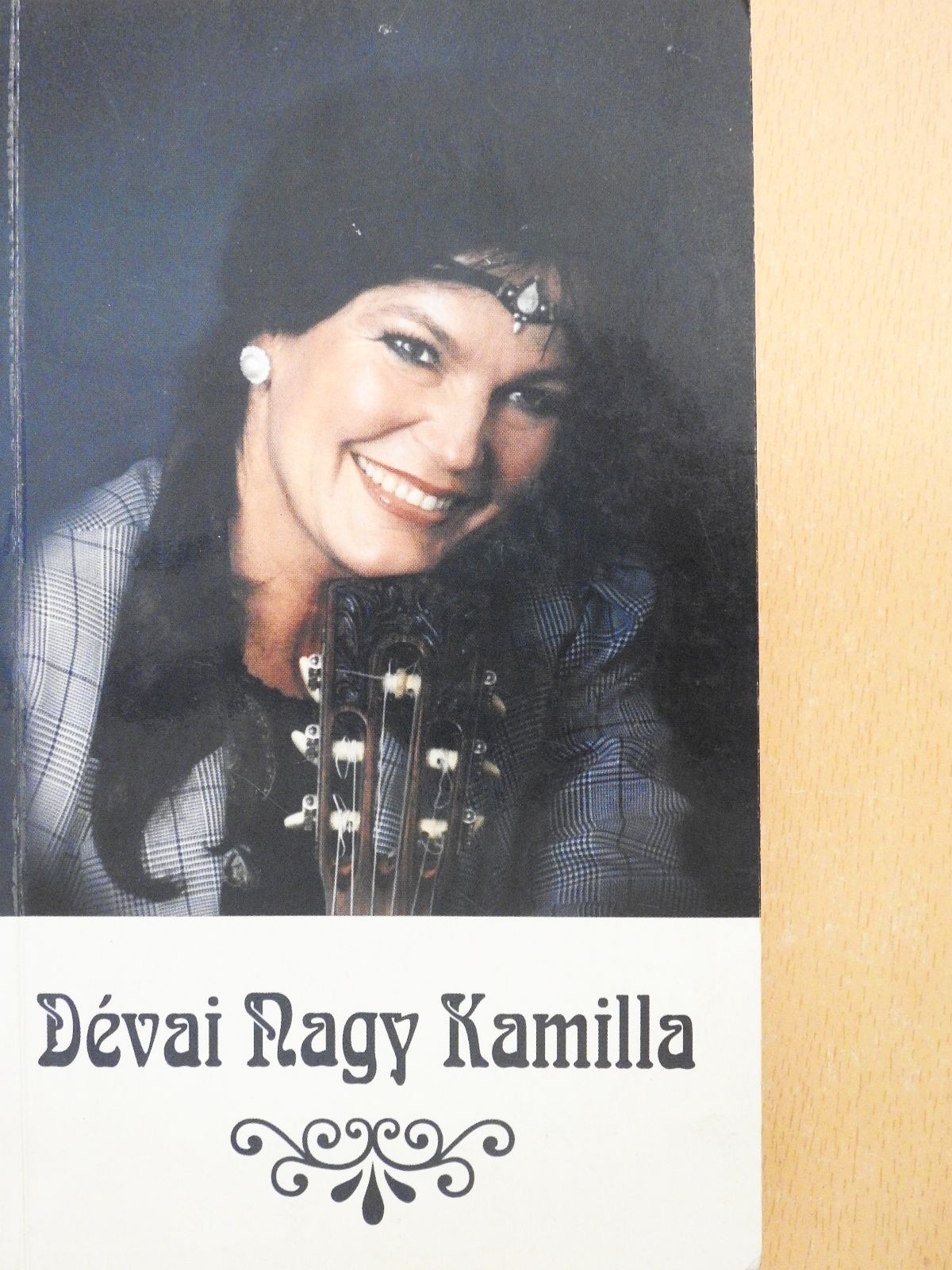 Győri Magda - Őszintén... Dévai Nagy Kamilláról (dedikált példány) [antikvár]