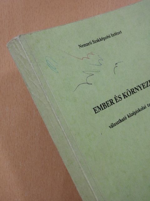 Dr. Almási Anna - Ember és környezete [antikvár]