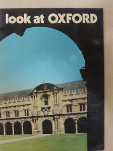 A. N. Court - Look at Oxford [antikvár]