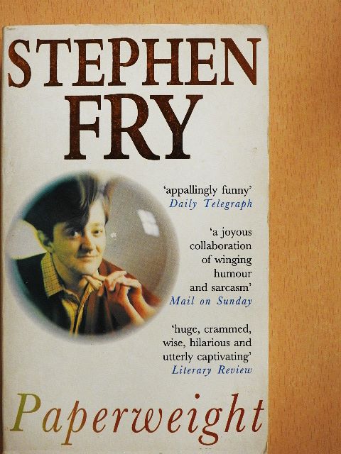 Stephen Fry - Paperweight [antikvár]
