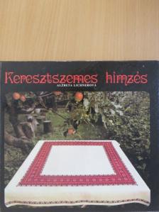 Alzbeta Lichnerová - Keresztszemes hímzés [antikvár]