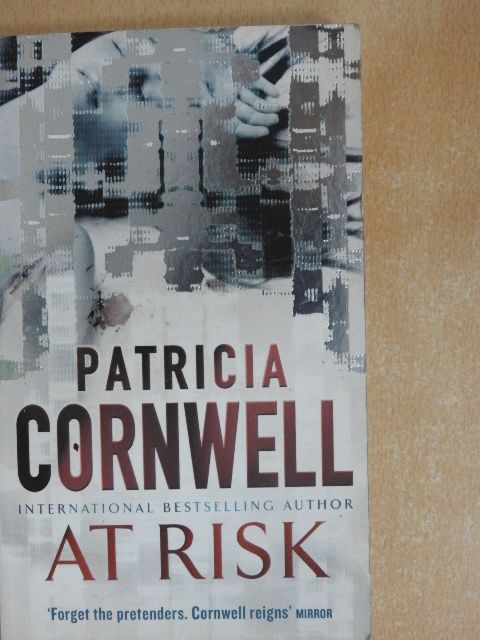Patricia Cornwell - At Risk [antikvár]