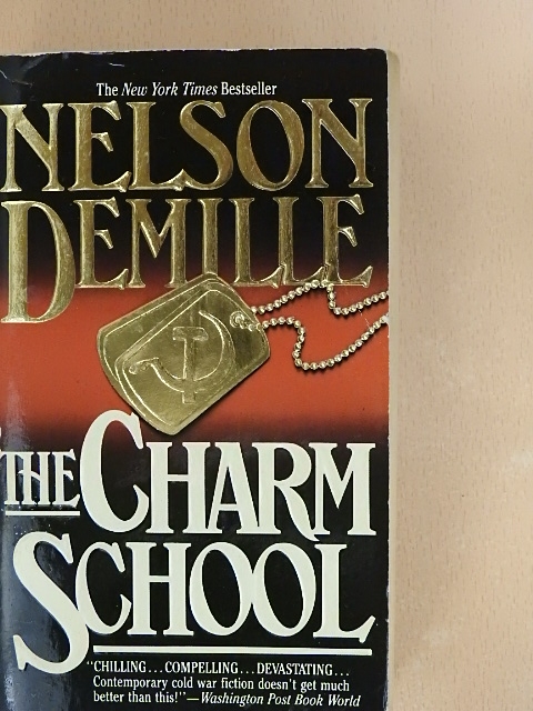 Nelson DeMille - The Charm School [antikvár]