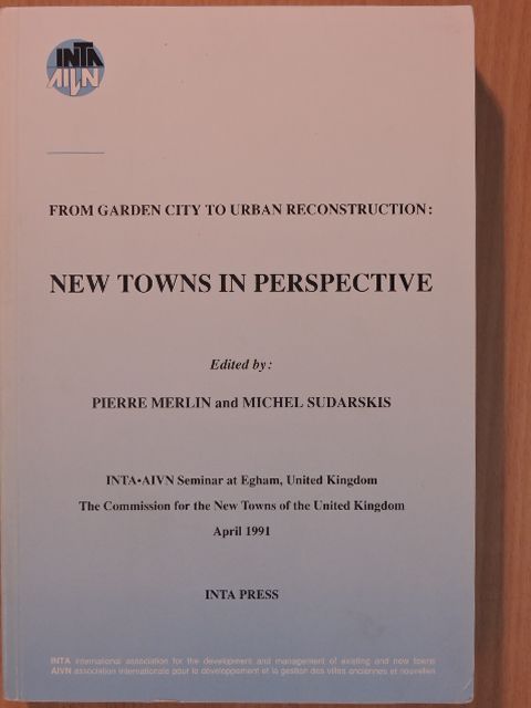 C. K. Chow - From Garden City to Urban Reconstruction: New Towns in Perspective [antikvár]