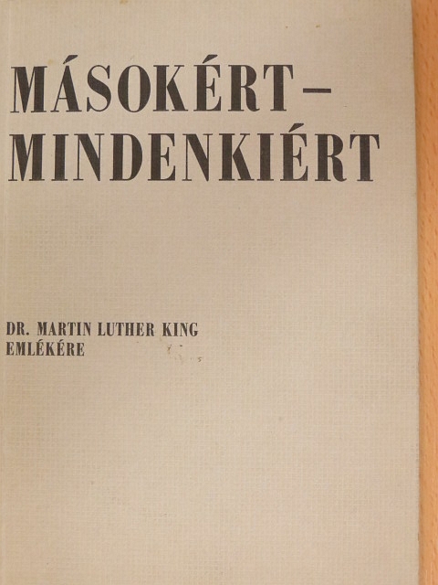 Másokért - mindenkiért [antikvár]