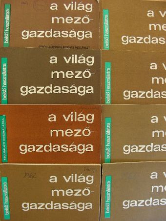 A világ mezőgazdasága (vegyes számok, 32 db) [antikvár]