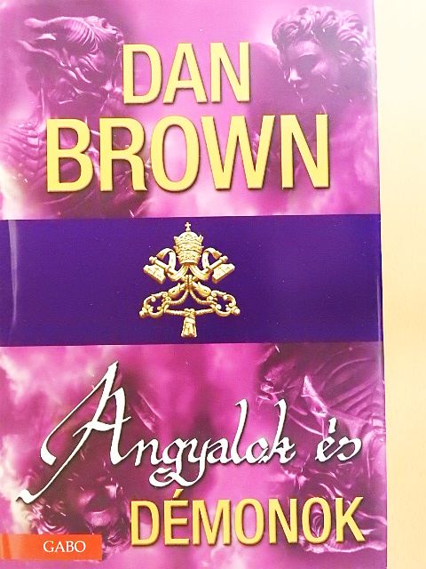 Dan Brown - Angyalok és démonok [antikvár]