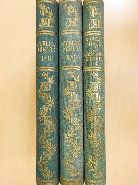 Charles Dickens - Nickleby Miklós élete és kalandjai I-V./Karácsonyi történetek I. [antikvár]