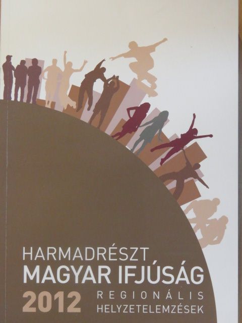 Bogáromi Eszter - Harmadrészt - Magyar Ifjúság 2012 [antikvár]