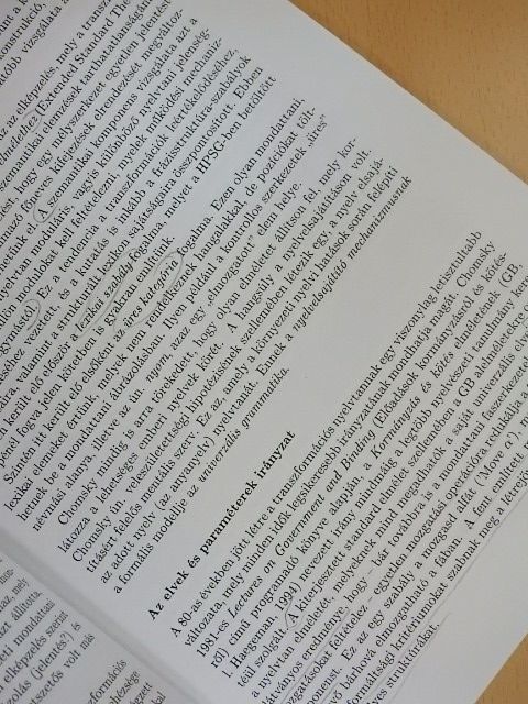 Trón Viktor - Fejközpontú frázisstruktúra-nyelvtan [antikvár]