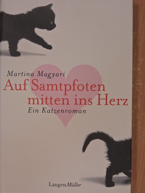Martina Magyari - Auf Samtpfoten mitten ins Herz [antikvár]