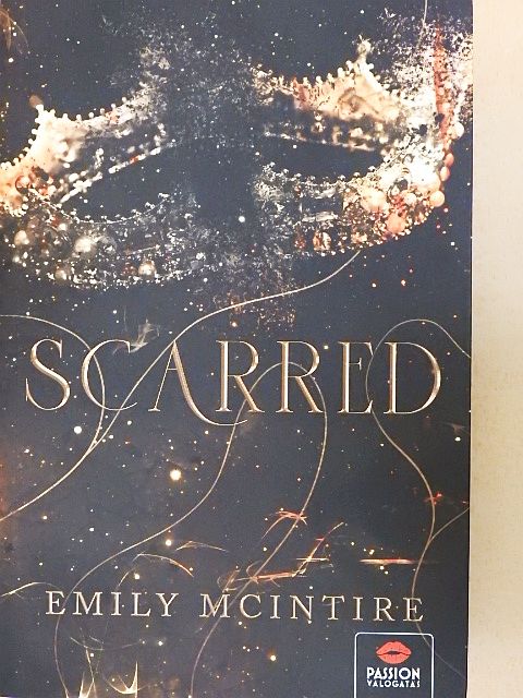 Emily McIntire - Scarred [antikvár]