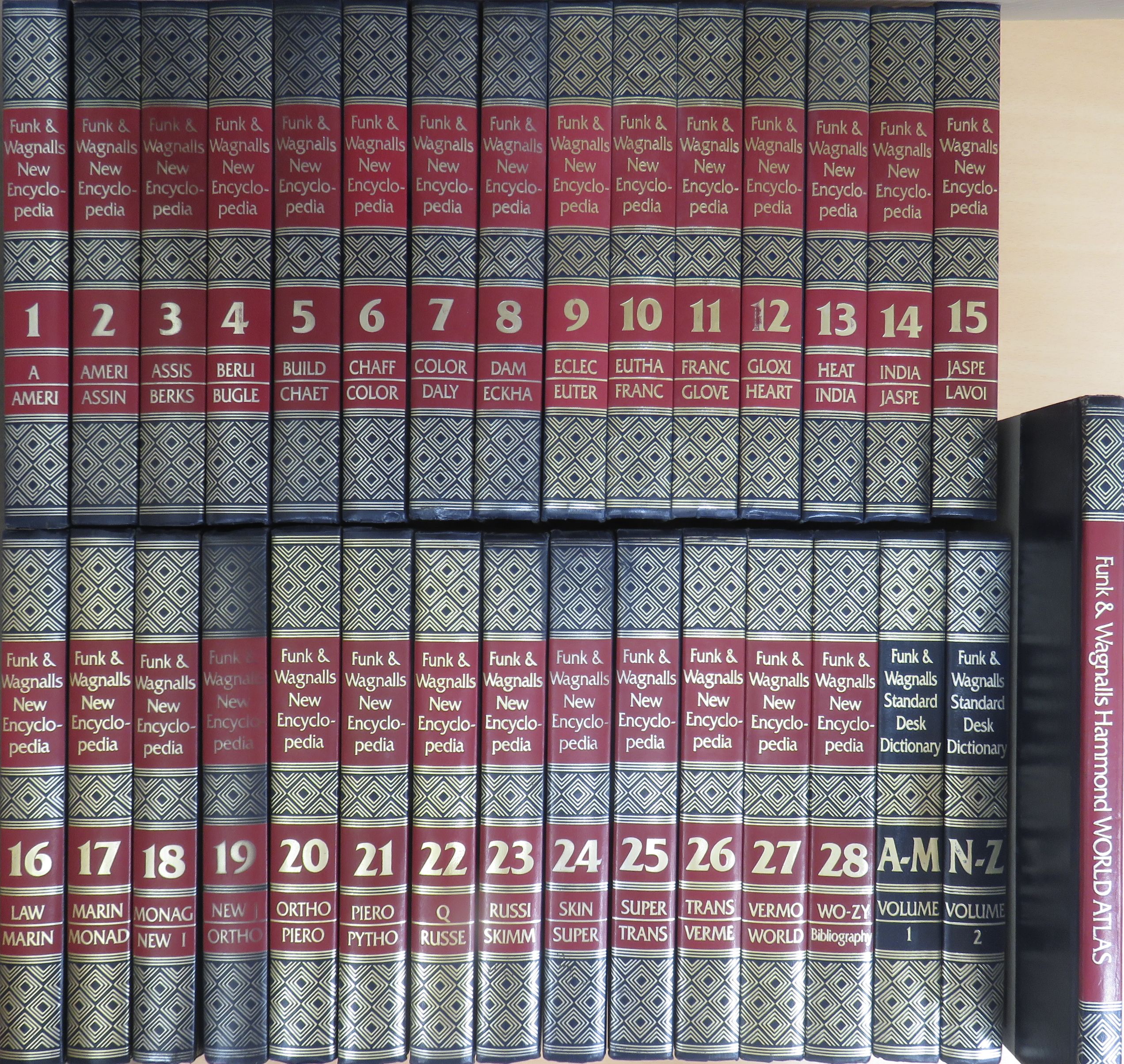 Funk & Wagnalls New Encyclopedia 1-28./Funk & Wagnalls Standard Desk Dictionary 1-2./Funk & Wagnalls Hammond World Atlas (nem teljes sorozat) [antikvár]