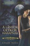 Chloe Neill - A lányok olykor harapnak [antikvár]