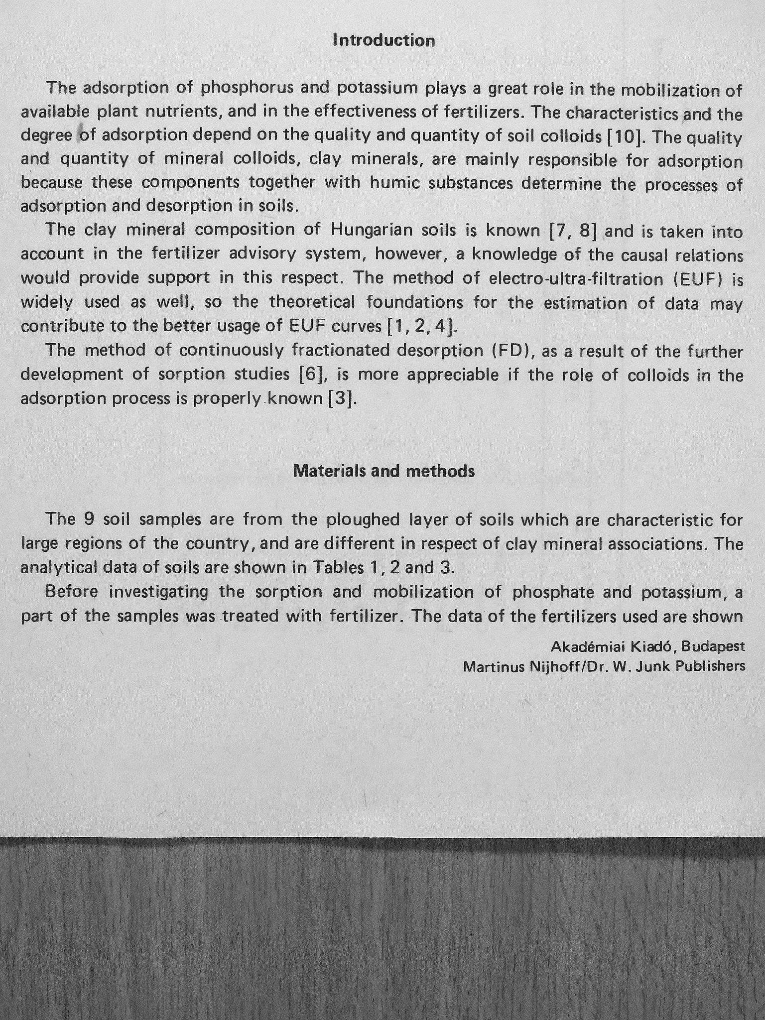 Gy. Füleky - Relationship between phosphate- and potassium desorption and clay mineral composition of soils [antikvár]