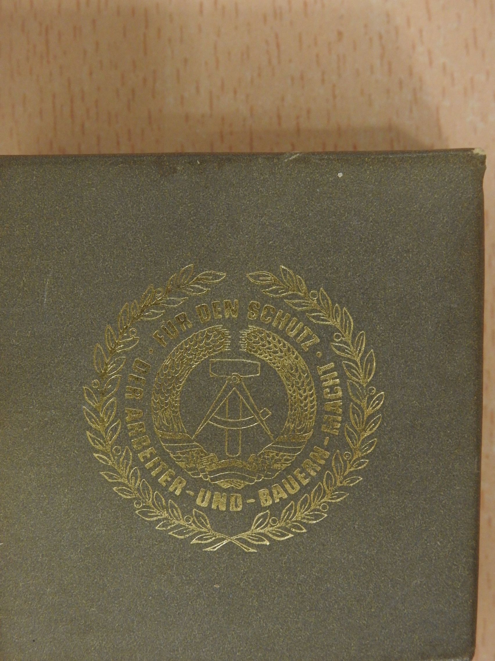 Die Nationale Volksarmee der DDR (minikönyv) (aláírt példány) [antikvár]