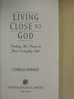 Charles Stanley - Living close to God [antikvár]