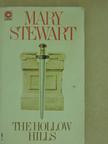 Mary Stewart - The Hollow Hills [antikvár]