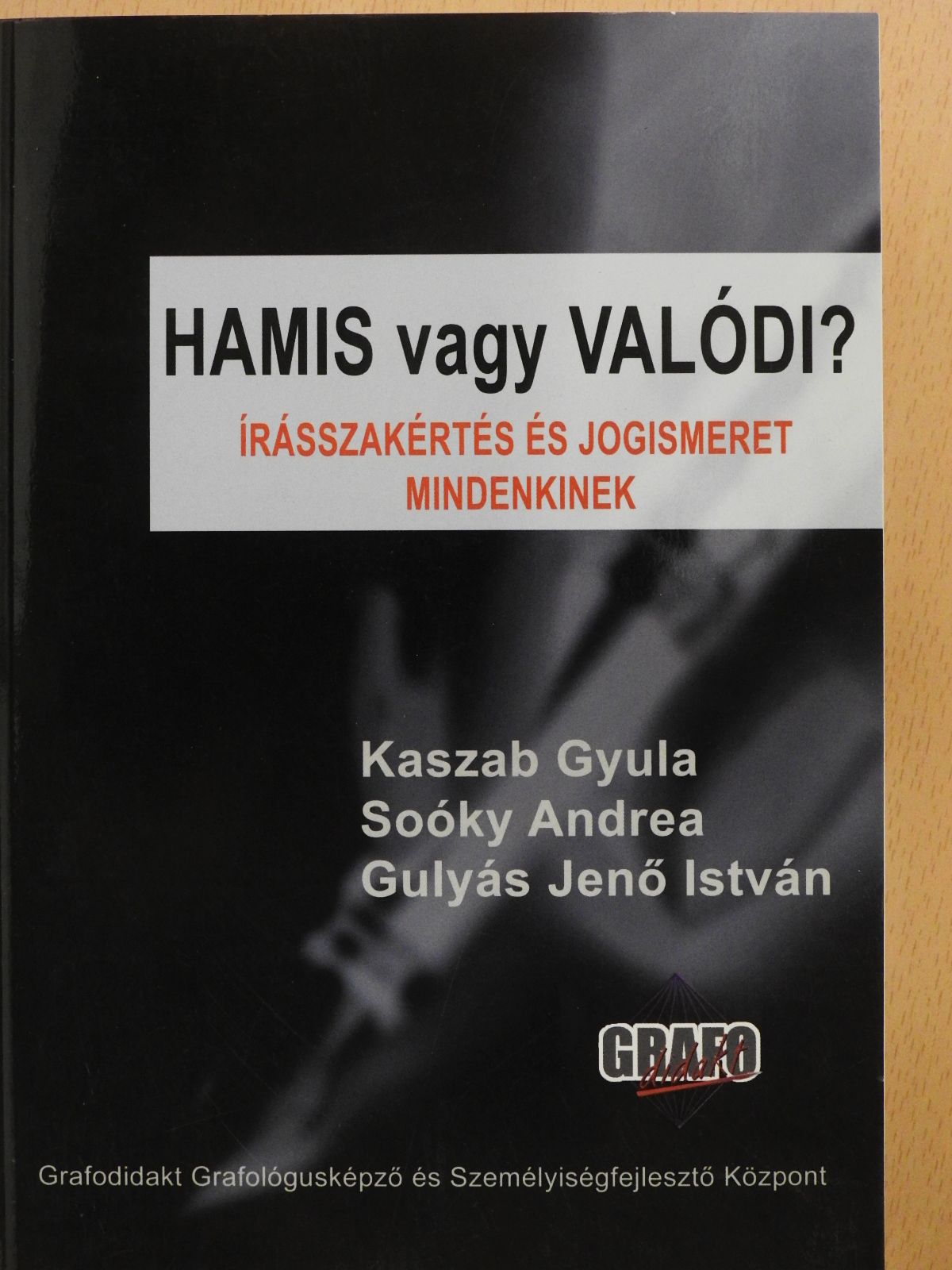 Gulyás Jenő István - Hamis vagy valódi? (kétszeresen dedikált példány) [antikvár]