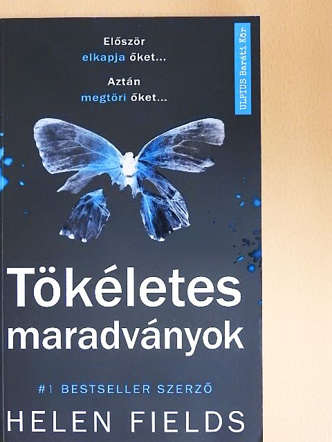 Helen Fields - Tökéletes maradványok [antikvár]