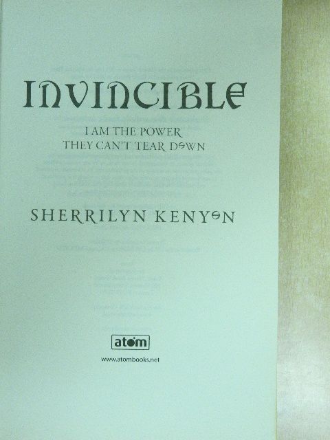 Sherrilyn Kenyon - Invincible [antikvár]