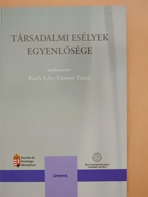 Gazsi Judit - Társadalmi esélyek egyenlősége - CD-vel [antikvár]