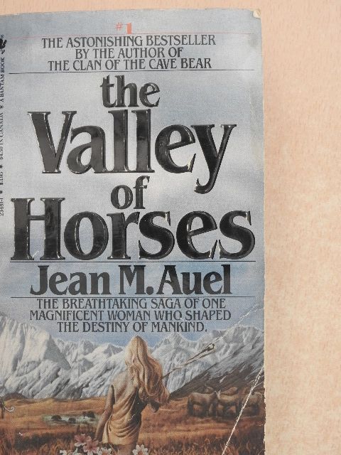 Jean M. Auel - The Valley of Horses [antikvár]