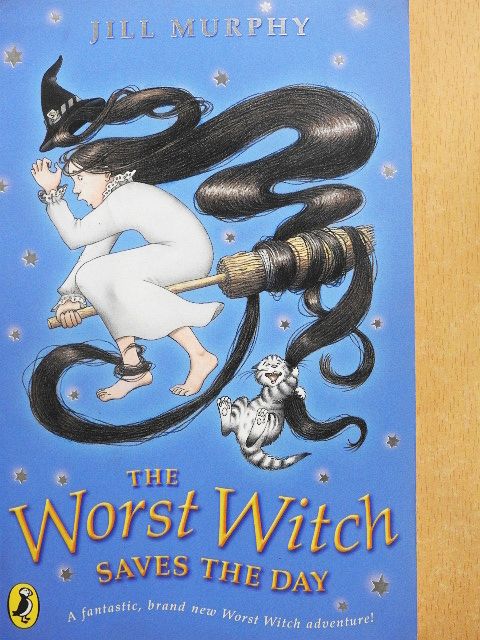 Jill Murphy - The Worst Witch Saves the Day [antikvár]
