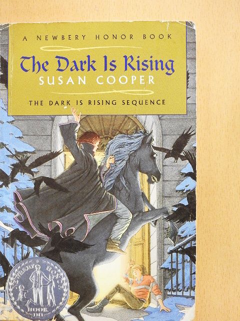 Susan Cooper - The Dark Is Rising [antikvár]