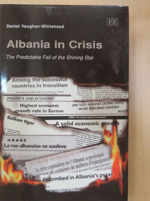 Daniel Vaughan-Whitehead - Albania in Crisis [antikvár]