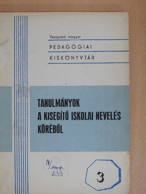 Boros Károly - Tanulmányok a kisegítő iskolai nevelés köréből [antikvár]