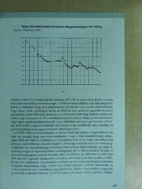 Aczél Petra - A média lehetőségei a népességcsökkenés visszafordításában [antikvár]