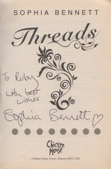 Sophia Bennett - Threads (Dedikált) [antikvár]