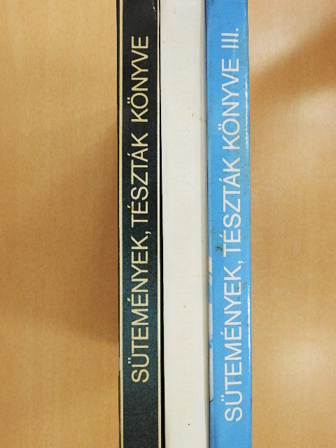 Csizmadia László - Sütemények, tészták könyve I-III. [antikvár]