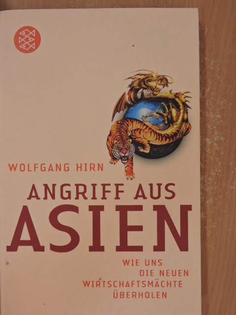 Wolfgang Hirn - Angriff aus Asien [antikvár]