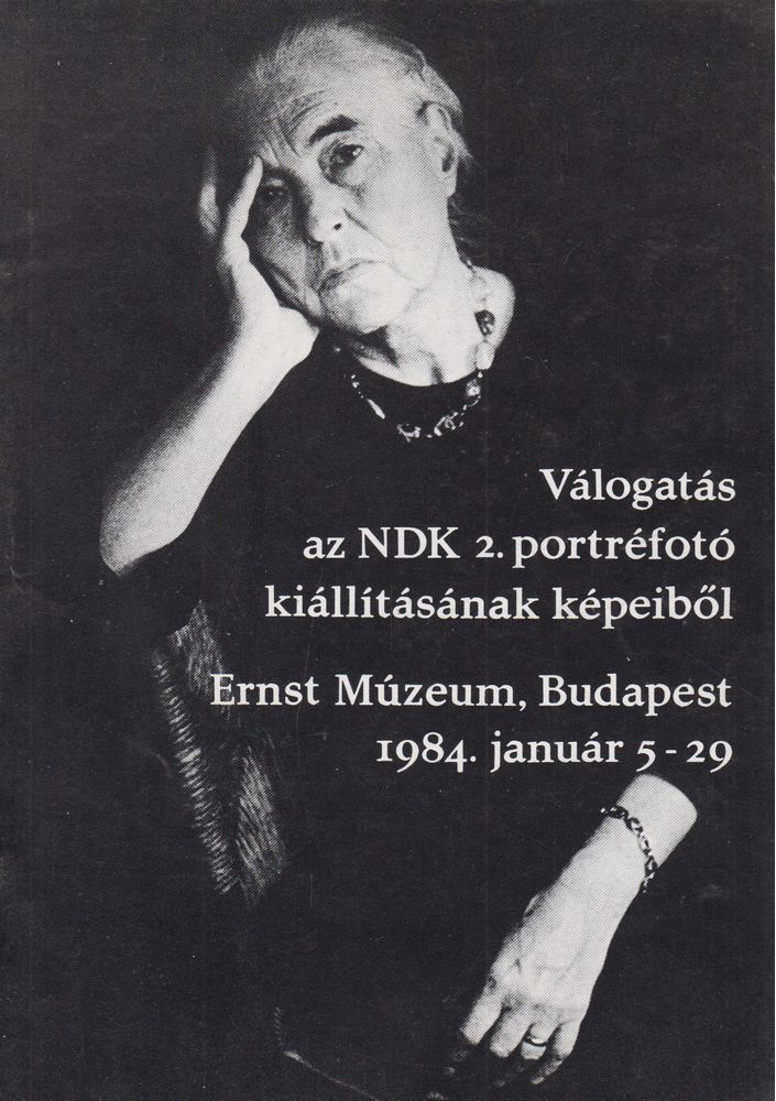 Válogatás az NDK 2. portréfotó kiállításának képeiből [antikvár]