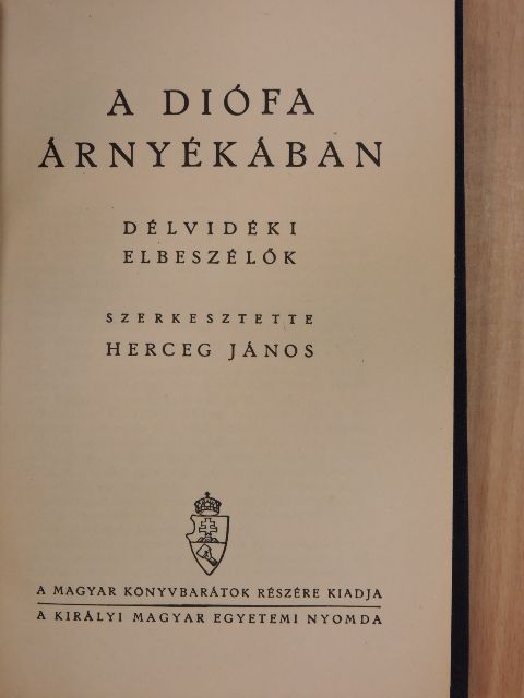 Blazsek Ferenc - A diófa árnyékában [antikvár]